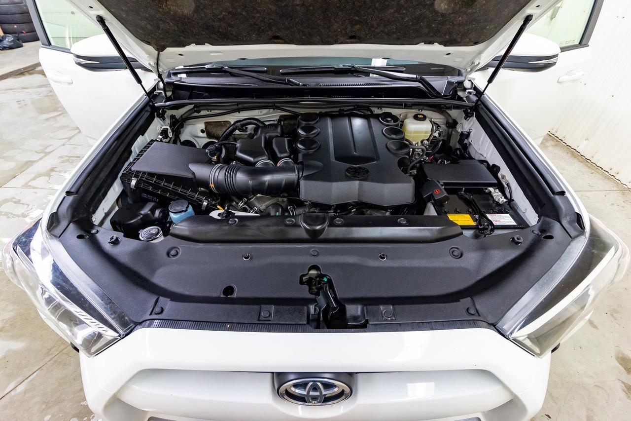 2019 Toyota 4Runner 4x4 SR5 TRD Offroad Leather Roof Nav Red Deer AB