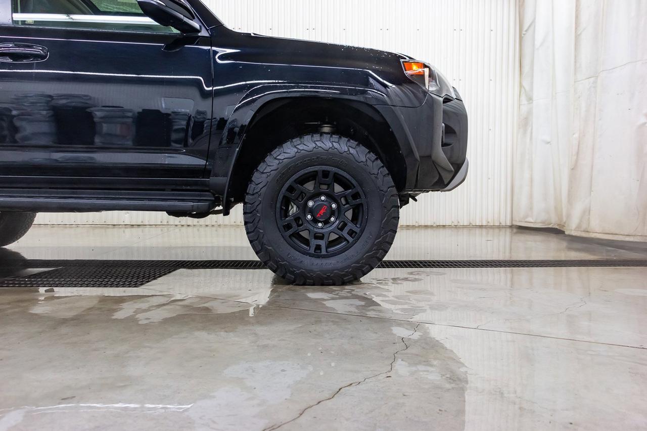 2019 Toyota 4Runner 4x4 TRD Off-Road Leather Roof Nav BCam Red Deer AB
