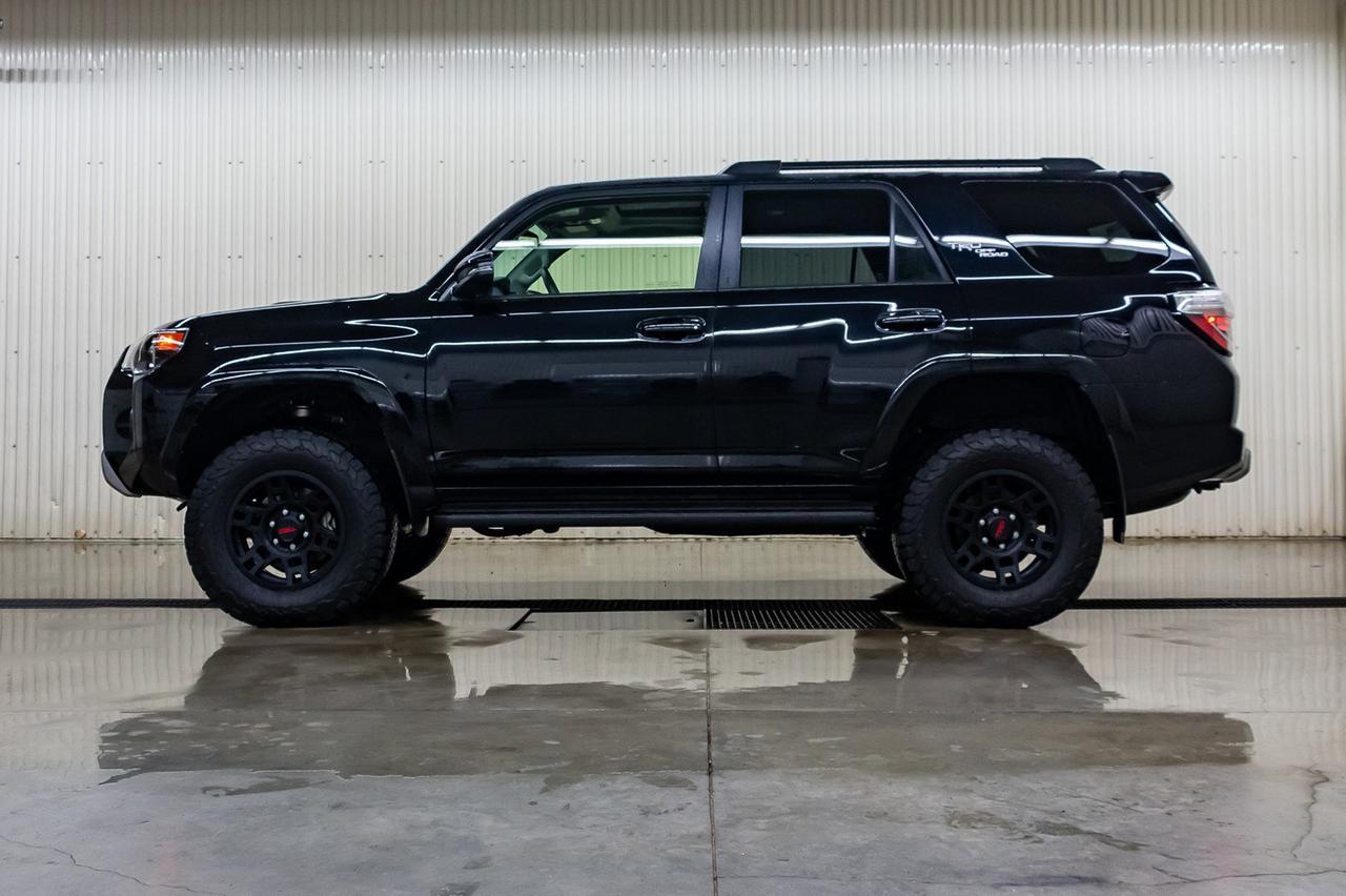 2019 Toyota 4Runner 4x4 TRD Off-Road Leather Roof Nav BCam Red Deer AB