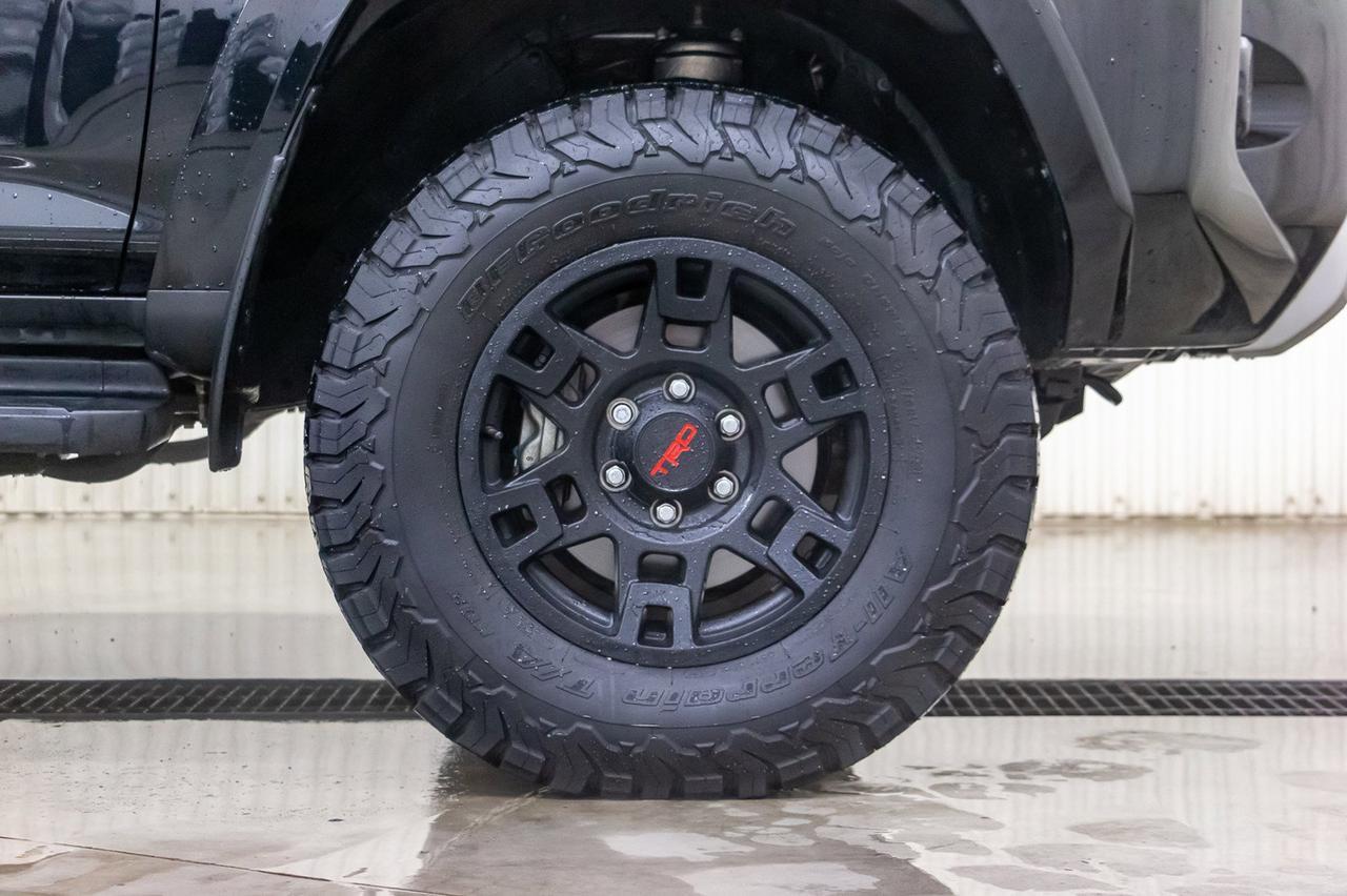 2019 Toyota 4Runner 4x4 TRD Off-Road Leather Roof Nav BCam Red Deer AB