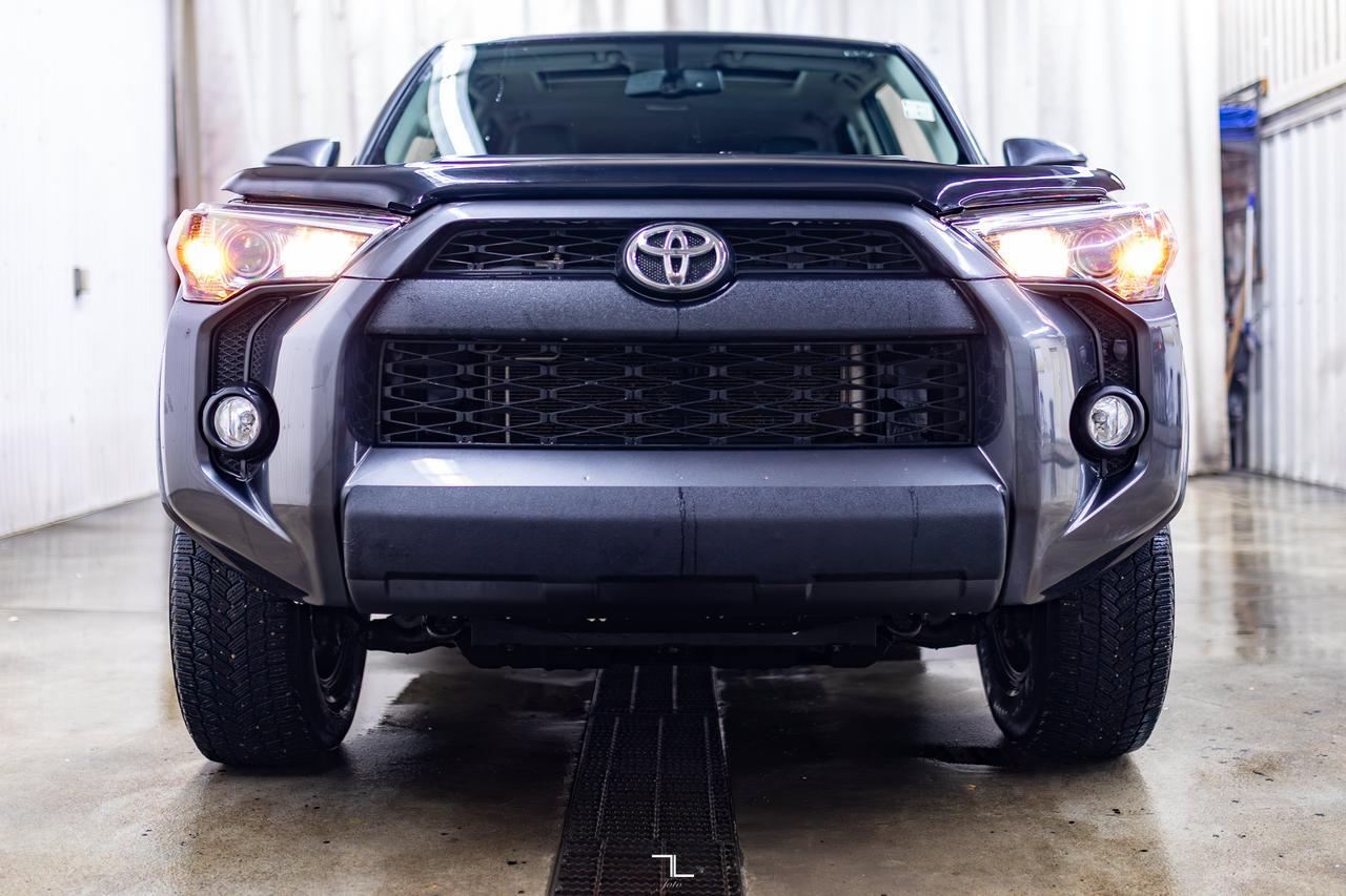 2019 Toyota 4Runner AWD SR5 Premium Leather Roof Nav BCam Red Deer AB