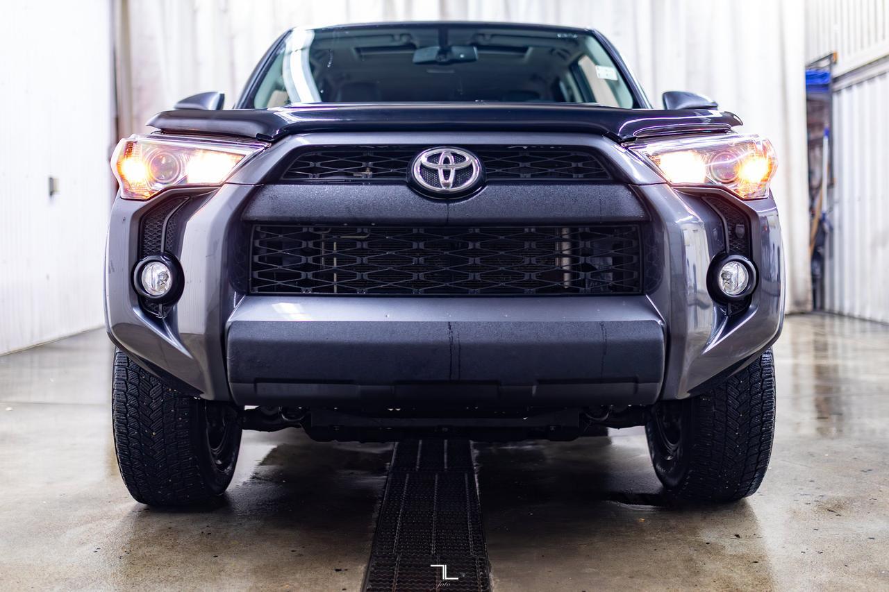2019 Toyota 4Runner AWD SR5 Premium Leather Roof Nav BCam Red Deer AB