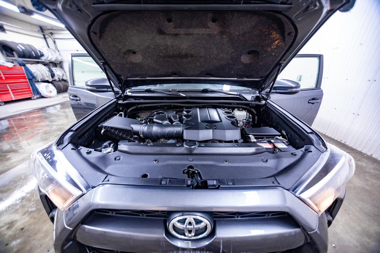 2019 Toyota 4Runner AWD SR5 Premium Leather Roof Nav BCam Red Deer AB