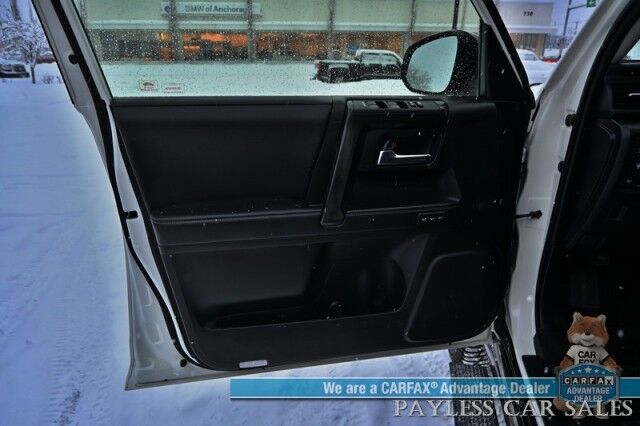 2019 Toyota 4Runner Limited Nightshade Edition / 4X4 / Auto Start / Heated & Cooled Leather Seats / Navigation / Sunroof / JBL Speakers / 3rd Row / Seats 7 / Bluetooth / Back Up Camera / Power Running Boards / Block Heater / Tow Pkg Anchorage AK