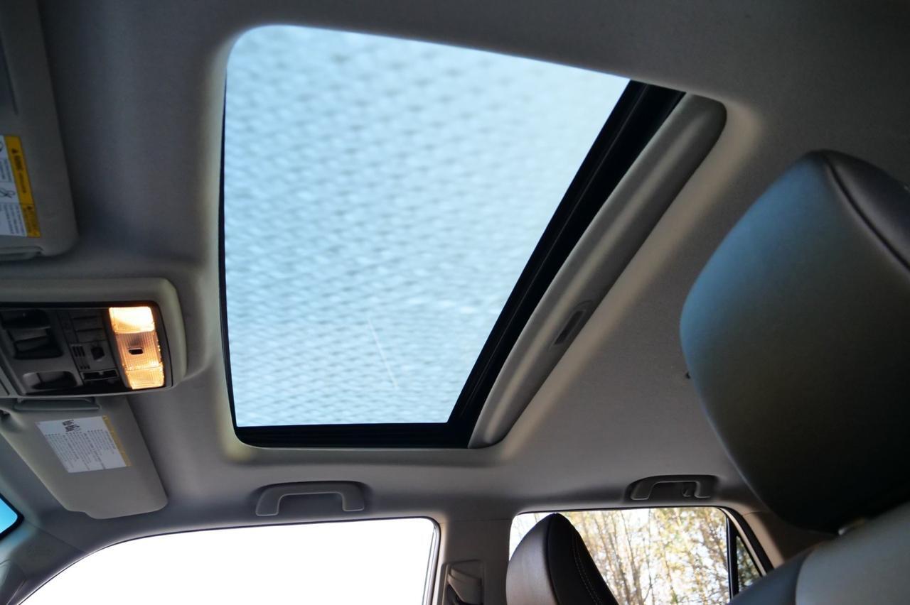 2019 Toyota 4Runner SR5 Premium / Heated Seats / Sunroof / Third Row! Lincolnton NC