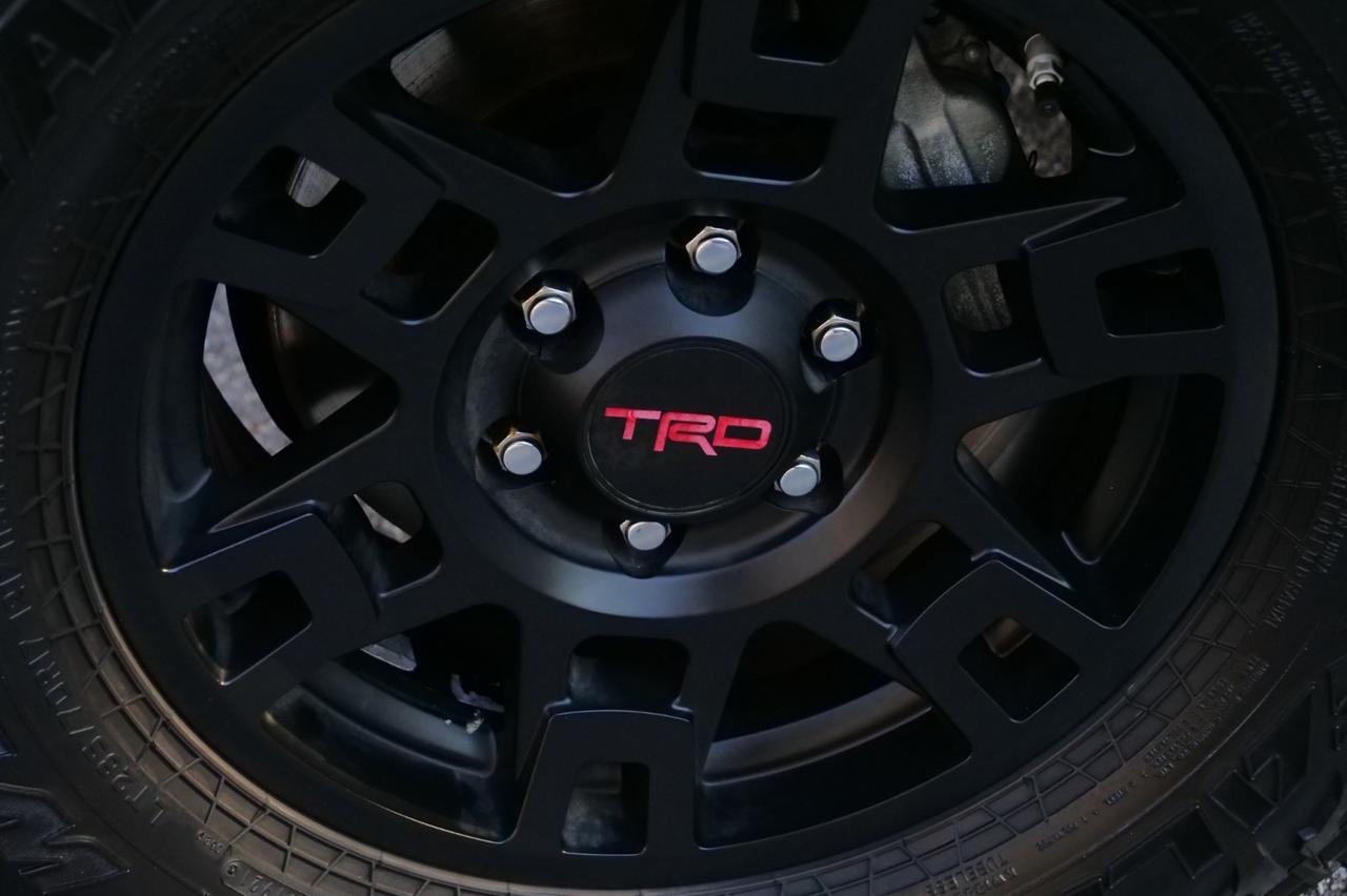 2019 Toyota 4Runner SR5 Premium / Heated Seats / Sunroof / Third Row! Lincolnton NC