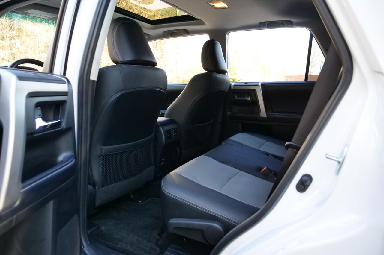 2019 Toyota 4Runner SR5 Premium / Heated Seats / Sunroof / Third Row! Lincolnton NC