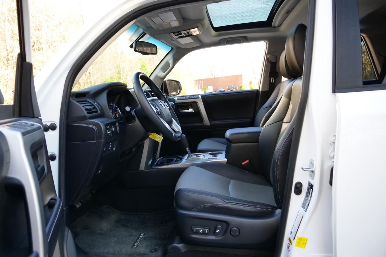 2019 Toyota 4Runner SR5 Premium / Heated Seats / Sunroof / Third Row! Lincolnton NC