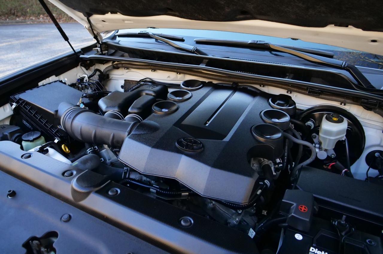 2019 Toyota 4Runner SR5 Premium / Heated Seats / Sunroof / Third Row! Lincolnton NC