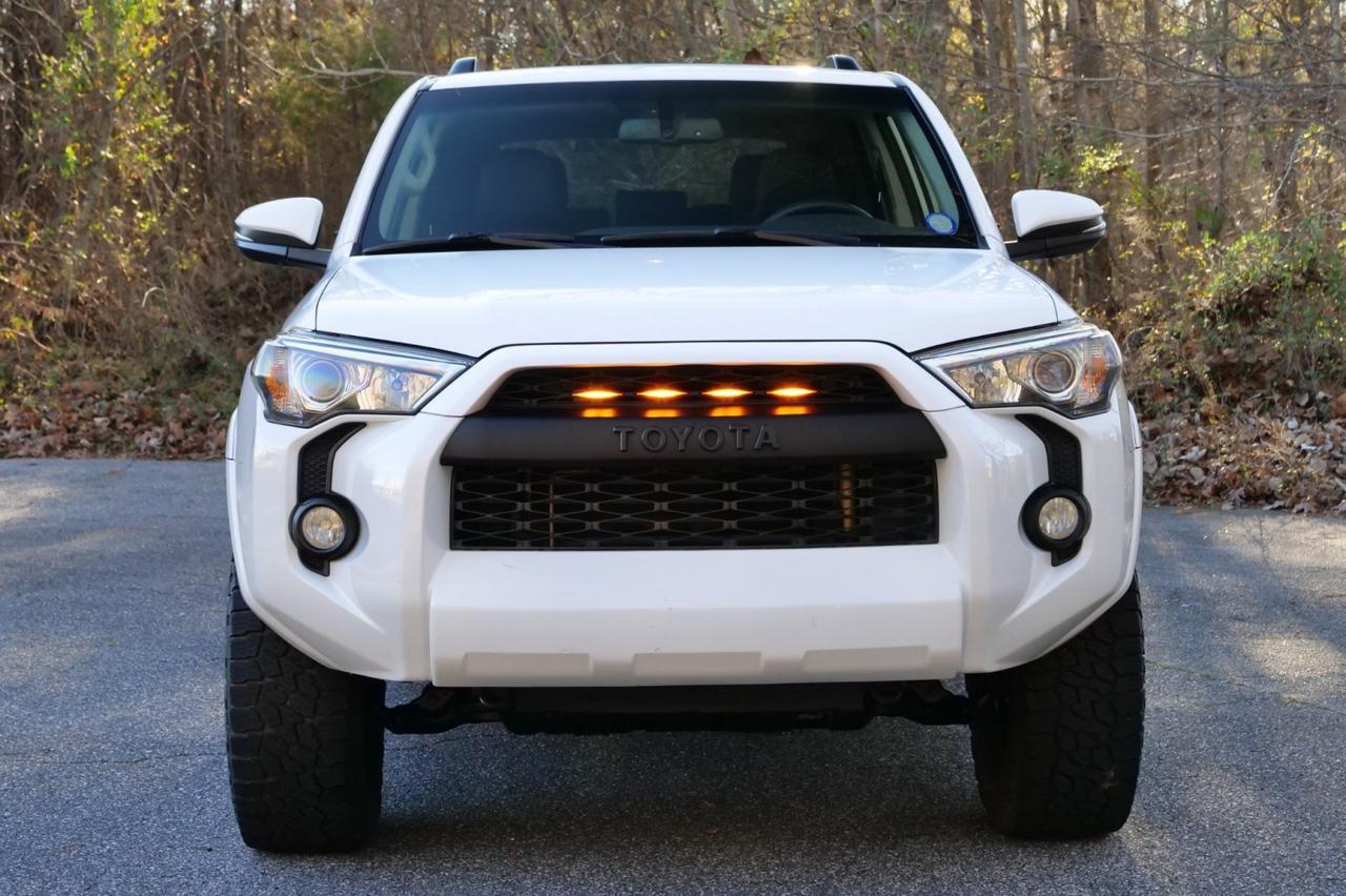 2019 Toyota 4Runner SR5 Premium / Heated Seats / Sunroof / Third Row! Lincolnton NC