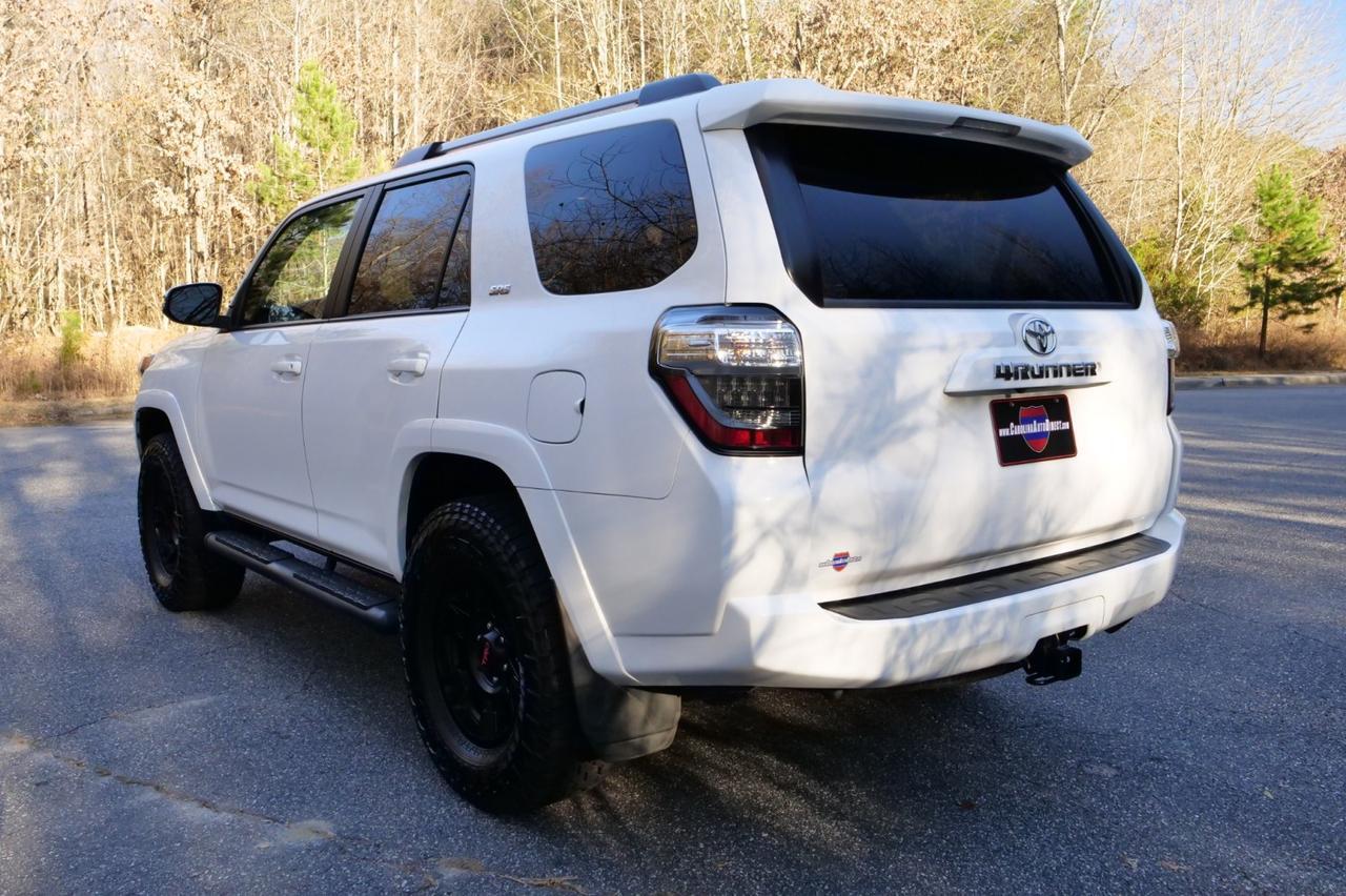 2019 Toyota 4Runner SR5 Premium / Heated Seats / Sunroof / Third Row! Lincolnton NC