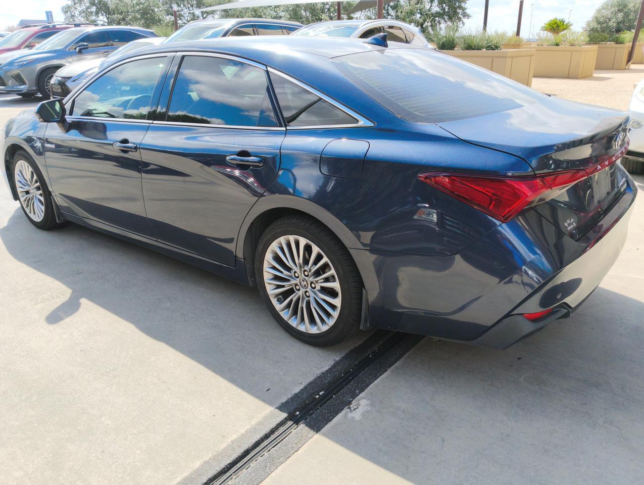 2019 Toyota Avalon Hybrid Limited