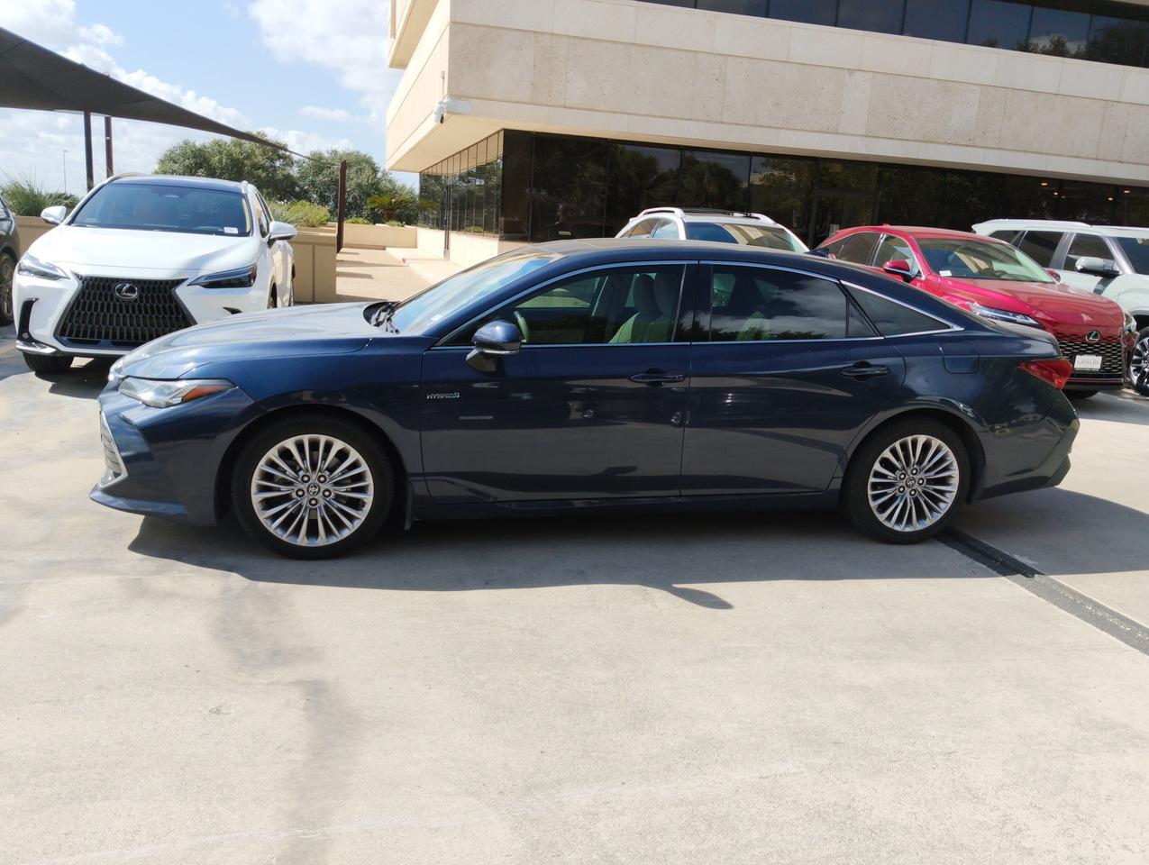 2019 Toyota Avalon Hybrid Limited
