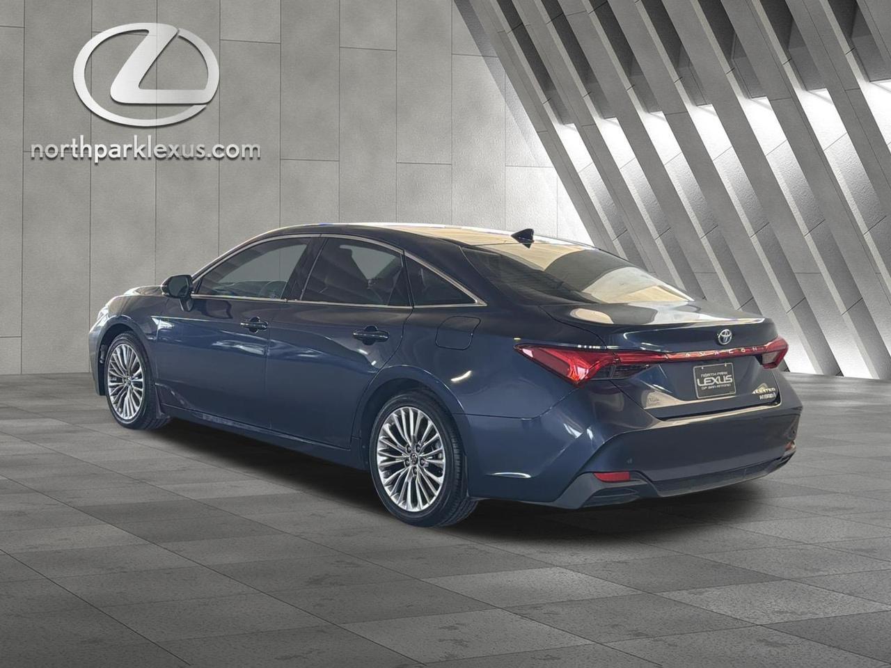 2019 Toyota Avalon Hybrid Limited