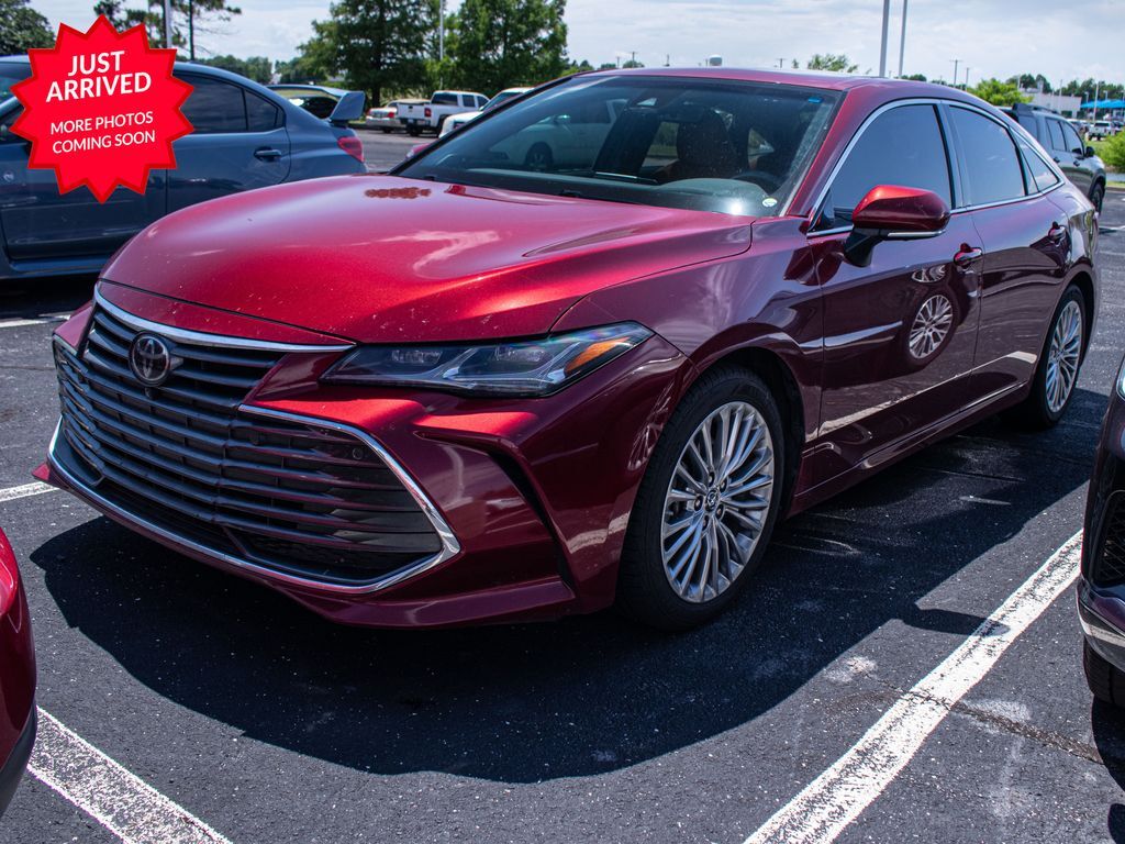 2019 Toyota Avalon Limited's photo