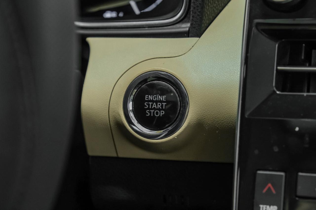 2019 Toyota Avalon XLE BLIND SPOT MONITOR LANE DEPARTURE ALERT PRE COLLISION SYSTEM SUNROOF LEATHER Carrollton TX