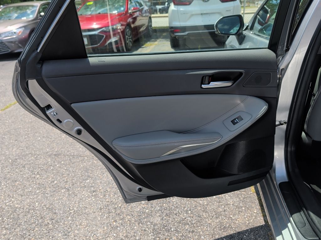2019 Toyota Avalon XLE Worcester MA