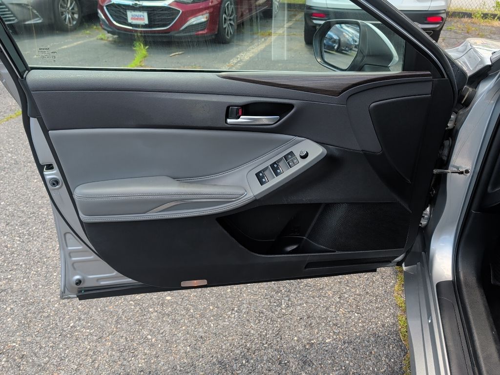 2019 Toyota Avalon XLE Worcester MA