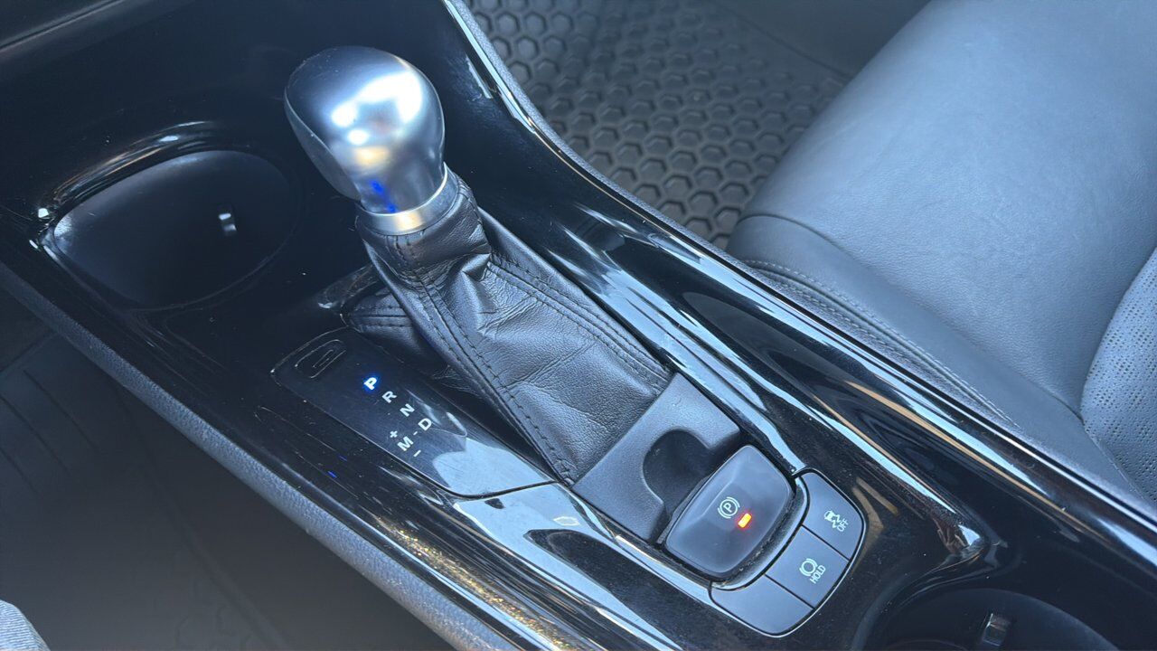 2019 Toyota C-HR XLE PREMIUM FWD Sherwood Park AB