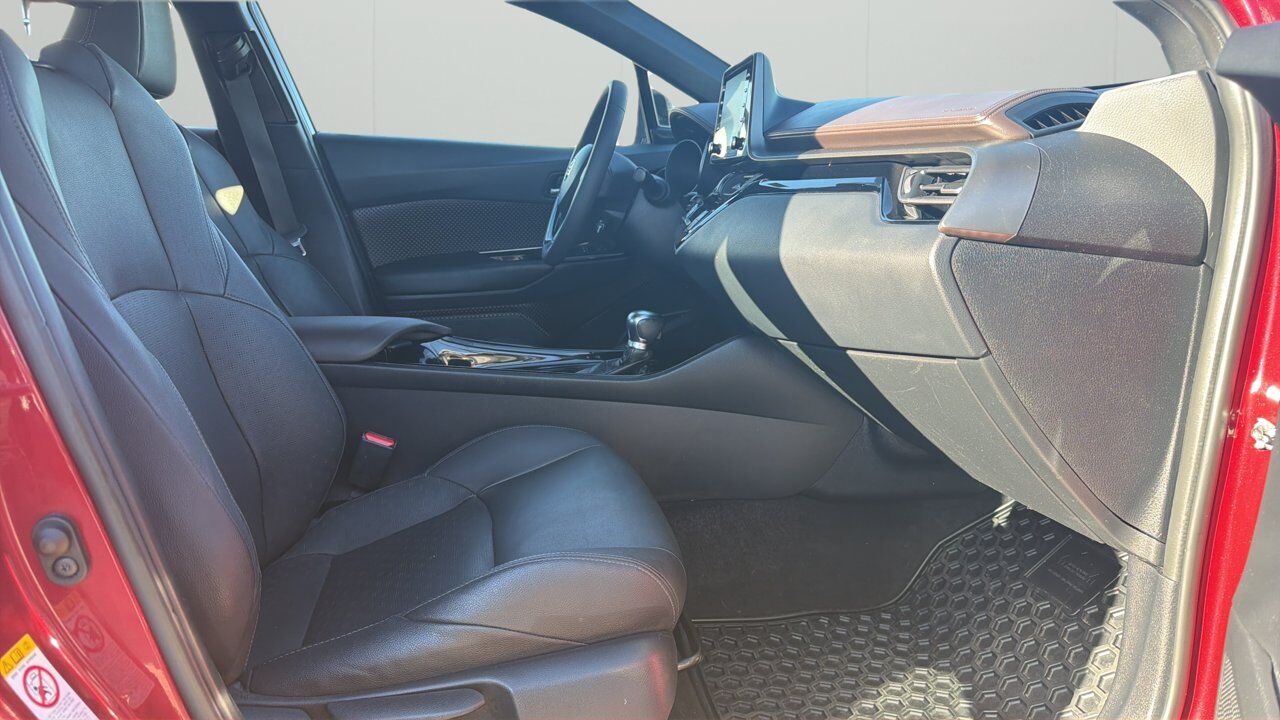 2019 Toyota C-HR XLE PREMIUM FWD Sherwood Park AB