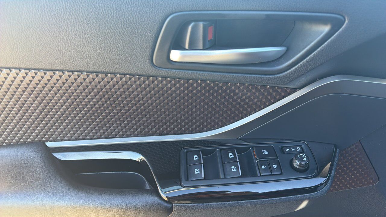 2019 Toyota C-HR XLE PREMIUM FWD Sherwood Park AB