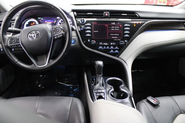 2019 Toyota Camry Hybrid XLE