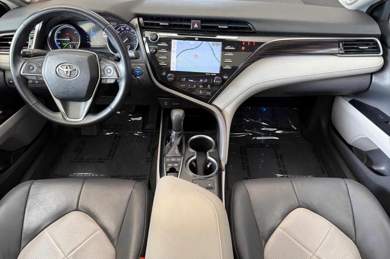 2019 Toyota Camry Hybrid XLE