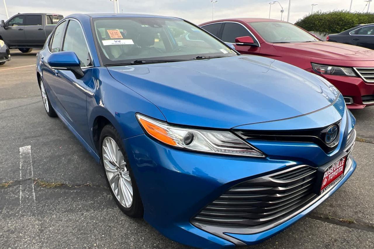 2019 Toyota Camry Hybrid XLE