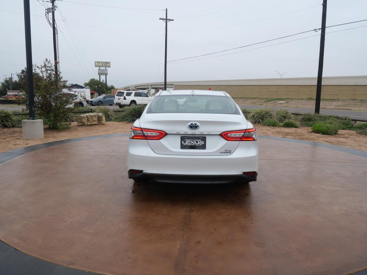 2019 Toyota Camry Hybrid XLE