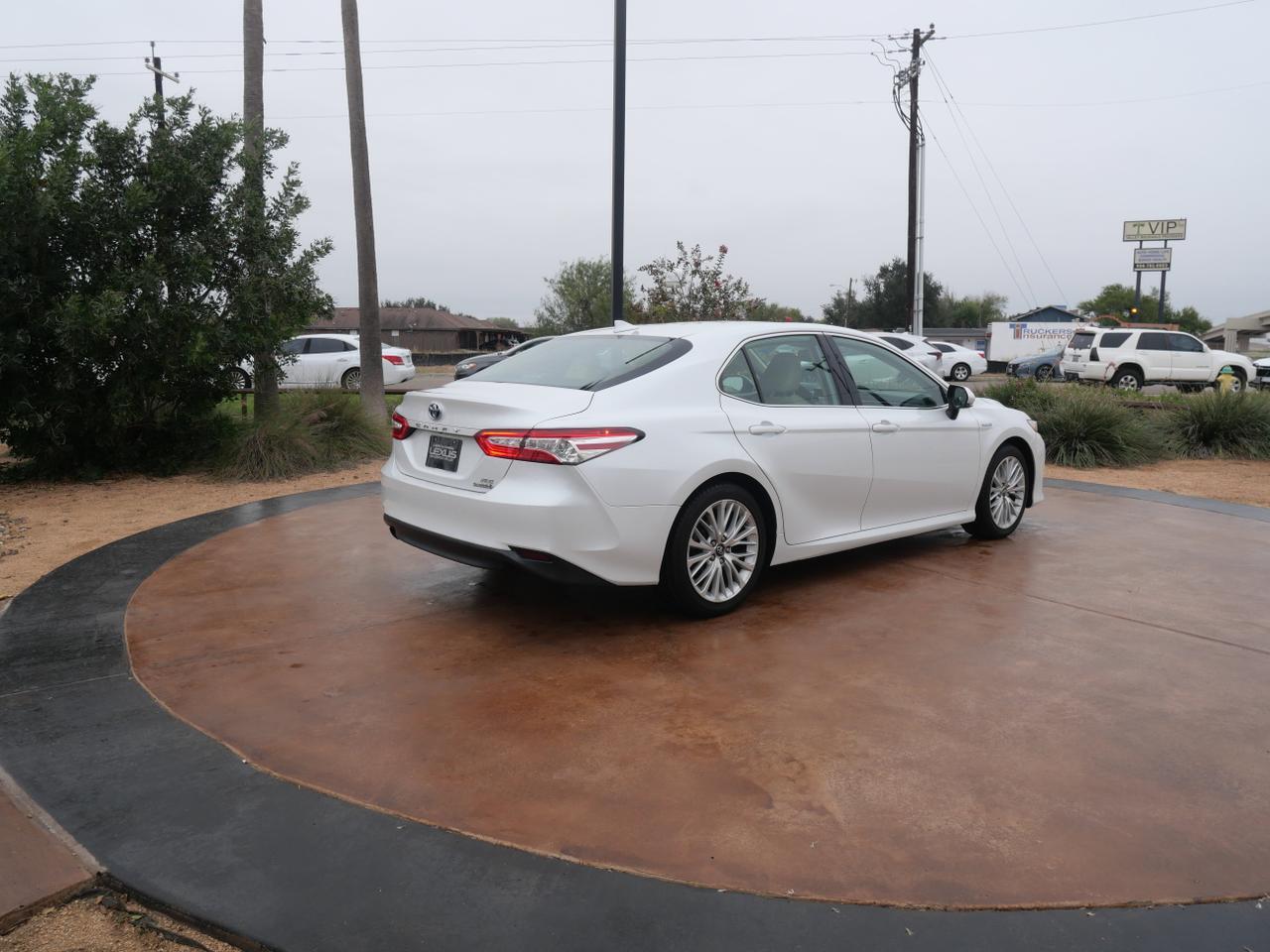 2019 Toyota Camry Hybrid XLE