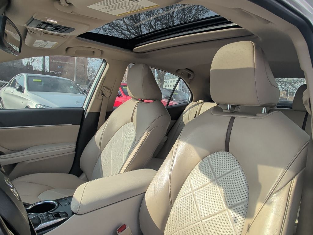 2019 Toyota Camry Hybrid XLE Worcester MA