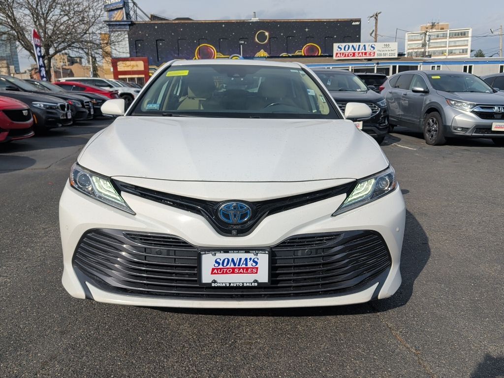 2019 Toyota Camry Hybrid XLE