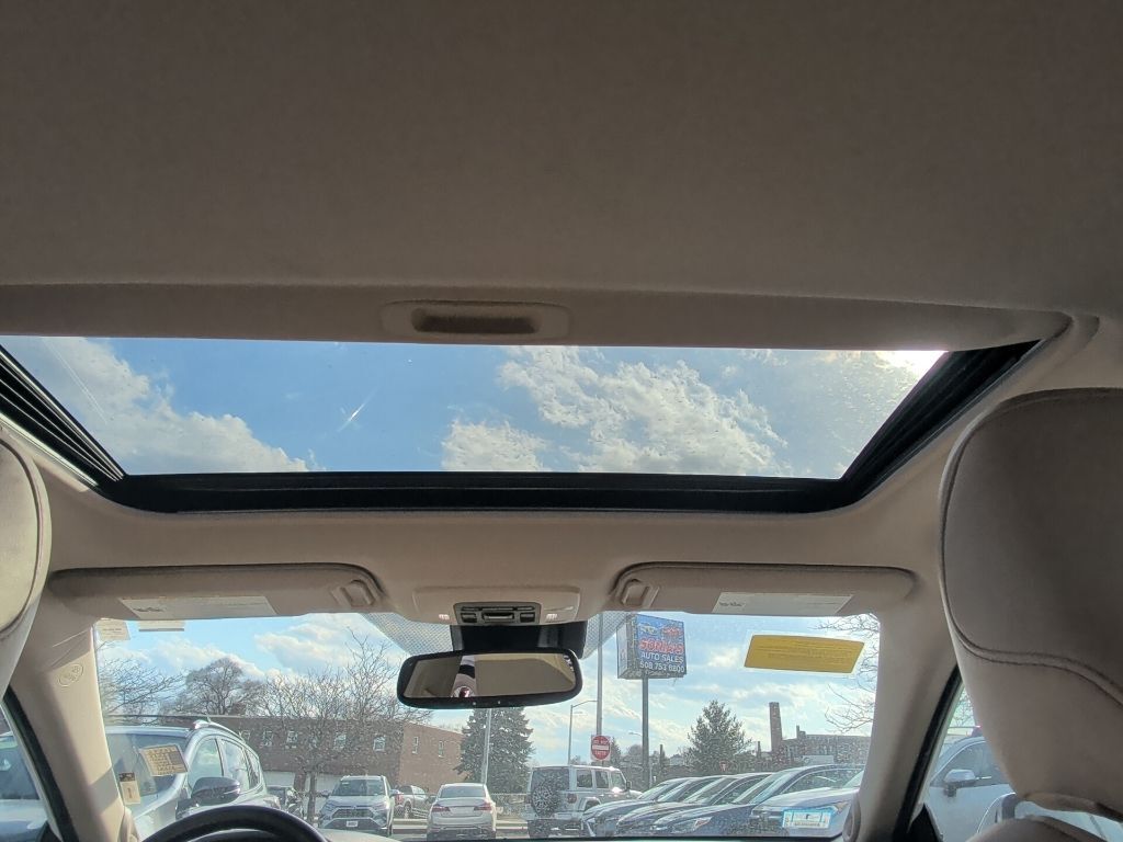 2019 Toyota Camry Hybrid XLE Worcester MA