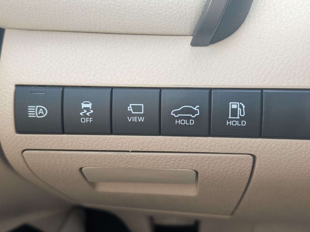 2019 Toyota Camry Hybrid XLE Worcester MA