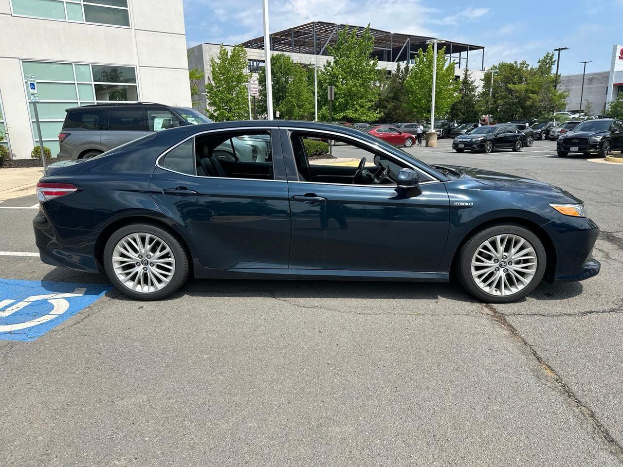 2019 Toyota Camry Hybrid XLE Chantilly VA