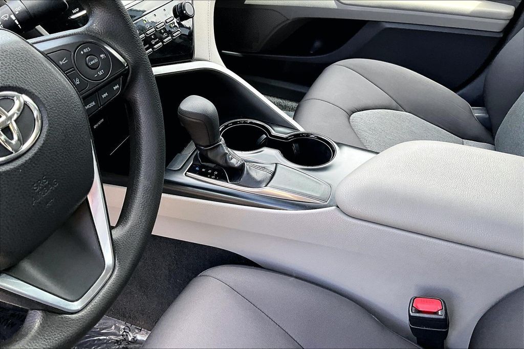 2019 Toyota Camry LE OR