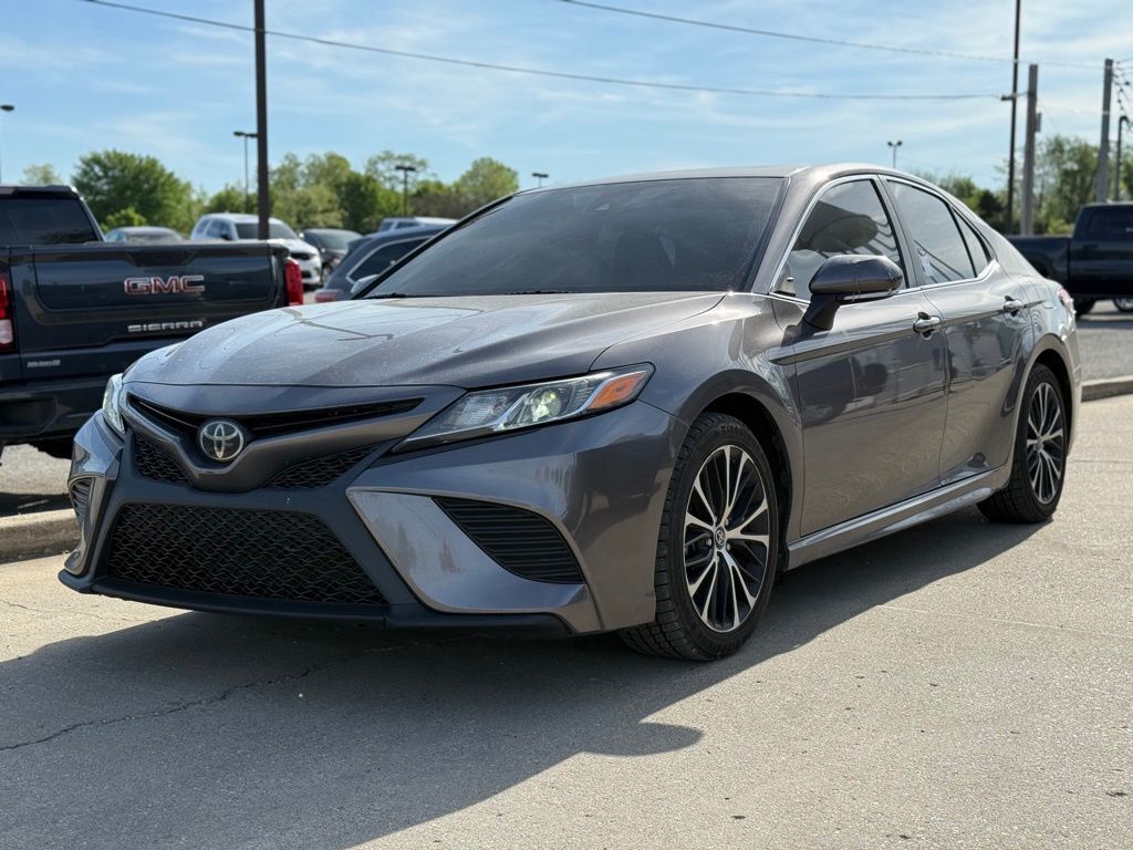 2019 Toyota Camry SE