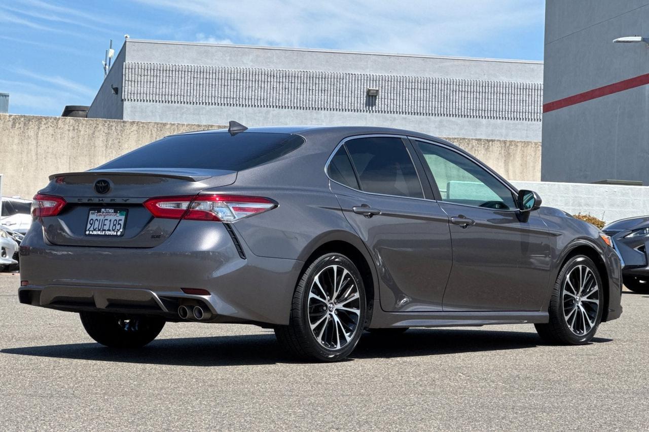 2019 Toyota Camry SE