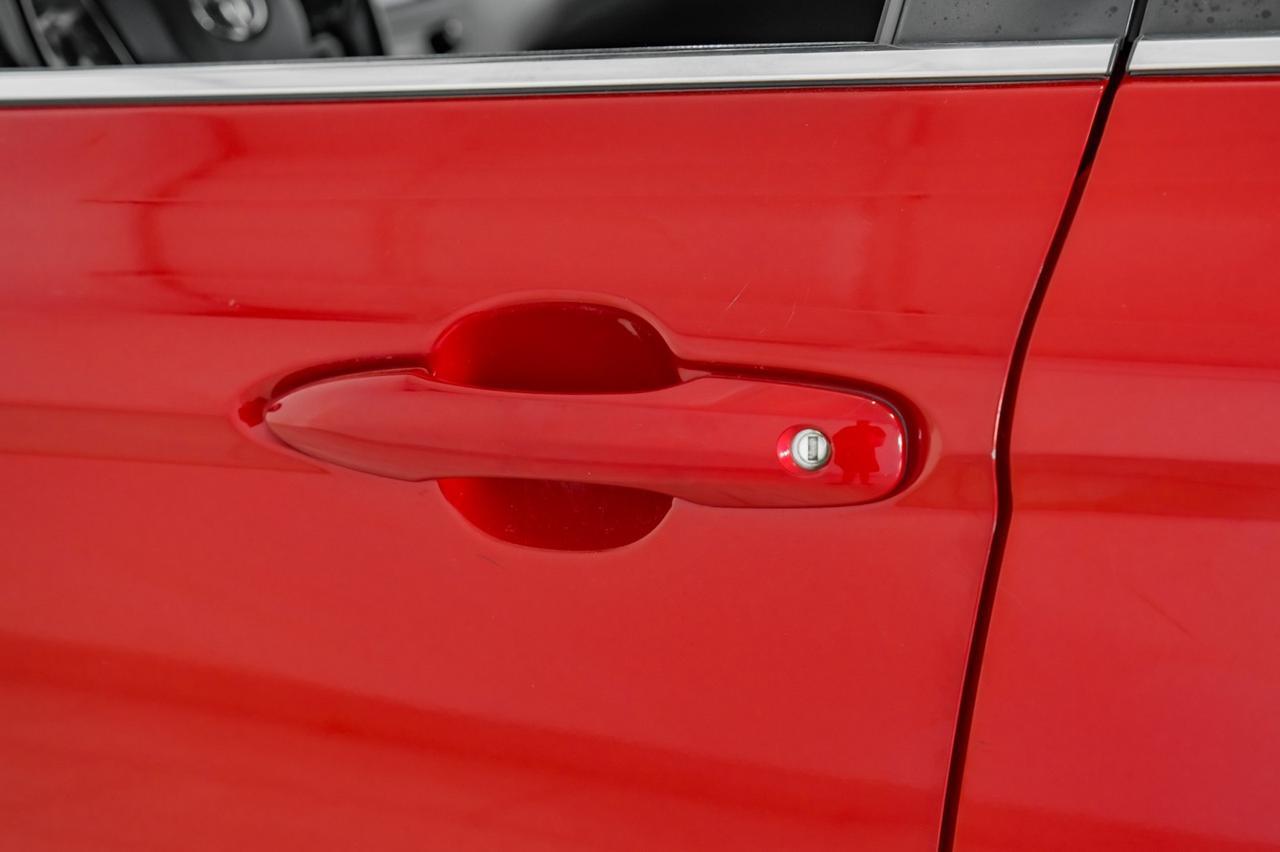 2019 Toyota Camry SE TOYOTA SAFETY SENSE LEATHER/CLOTH SEATS REAR CAMERA POWER DRIVER SEAT Carrollton TX