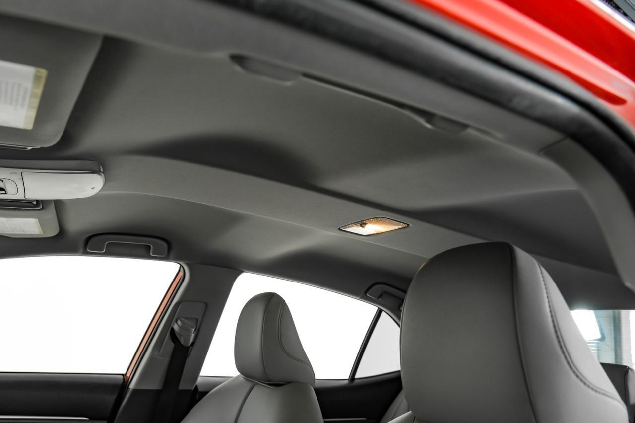 2019 Toyota Camry SE TOYOTA SAFETY SENSE LEATHER/CLOTH SEATS REAR CAMERA POWER DRIVER SEAT Carrollton TX