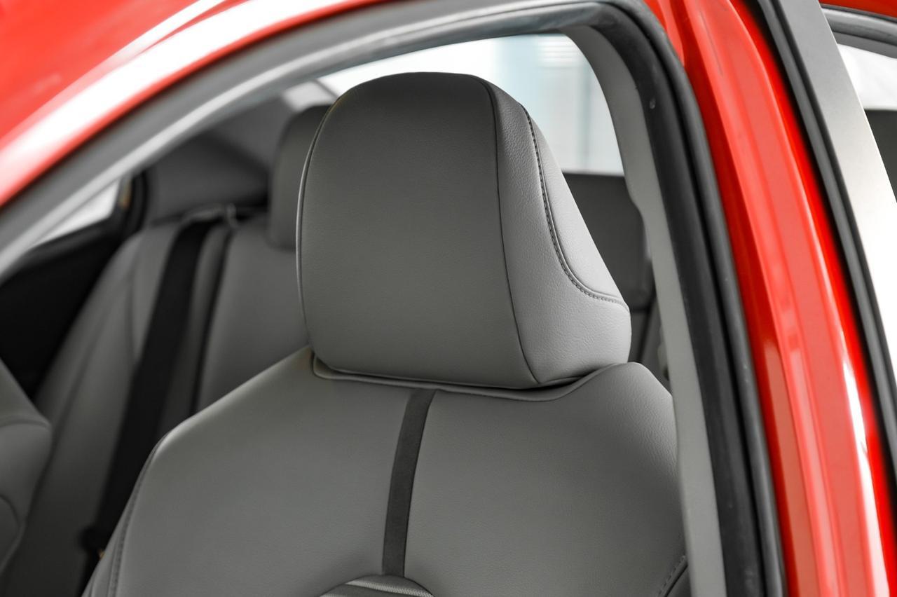 2019 Toyota Camry SE TOYOTA SAFETY SENSE LEATHER/CLOTH SEATS REAR CAMERA POWER DRIVER SEAT Carrollton TX