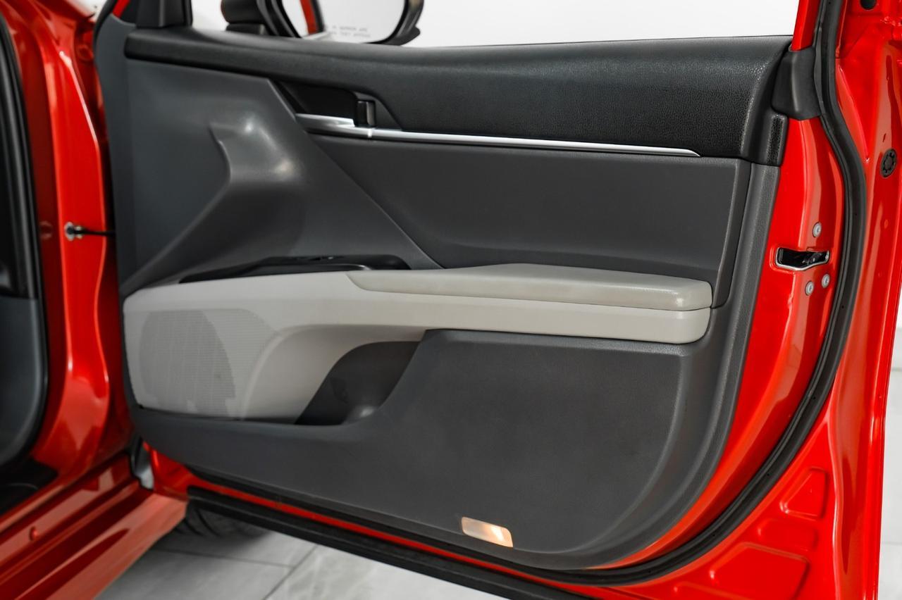 2019 Toyota Camry SE TOYOTA SAFETY SENSE LEATHER/CLOTH SEATS REAR CAMERA POWER DRIVER SEAT Carrollton TX