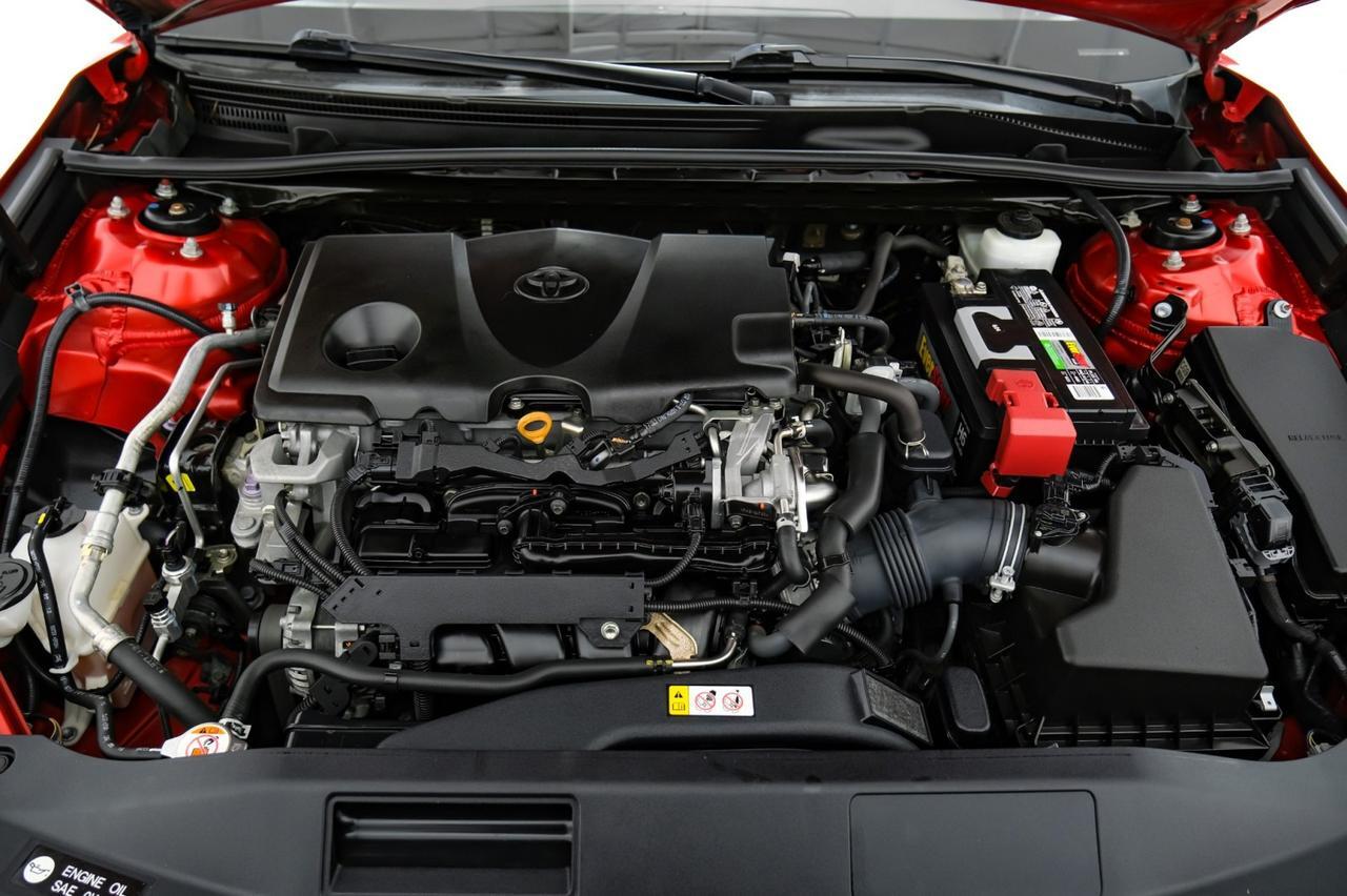 2019 Toyota Camry SE TOYOTA SAFETY SENSE LEATHER/CLOTH SEATS REAR CAMERA POWER DRIVER SEAT Carrollton TX