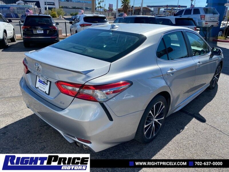 2019 Toyota Camry XLE photo 5