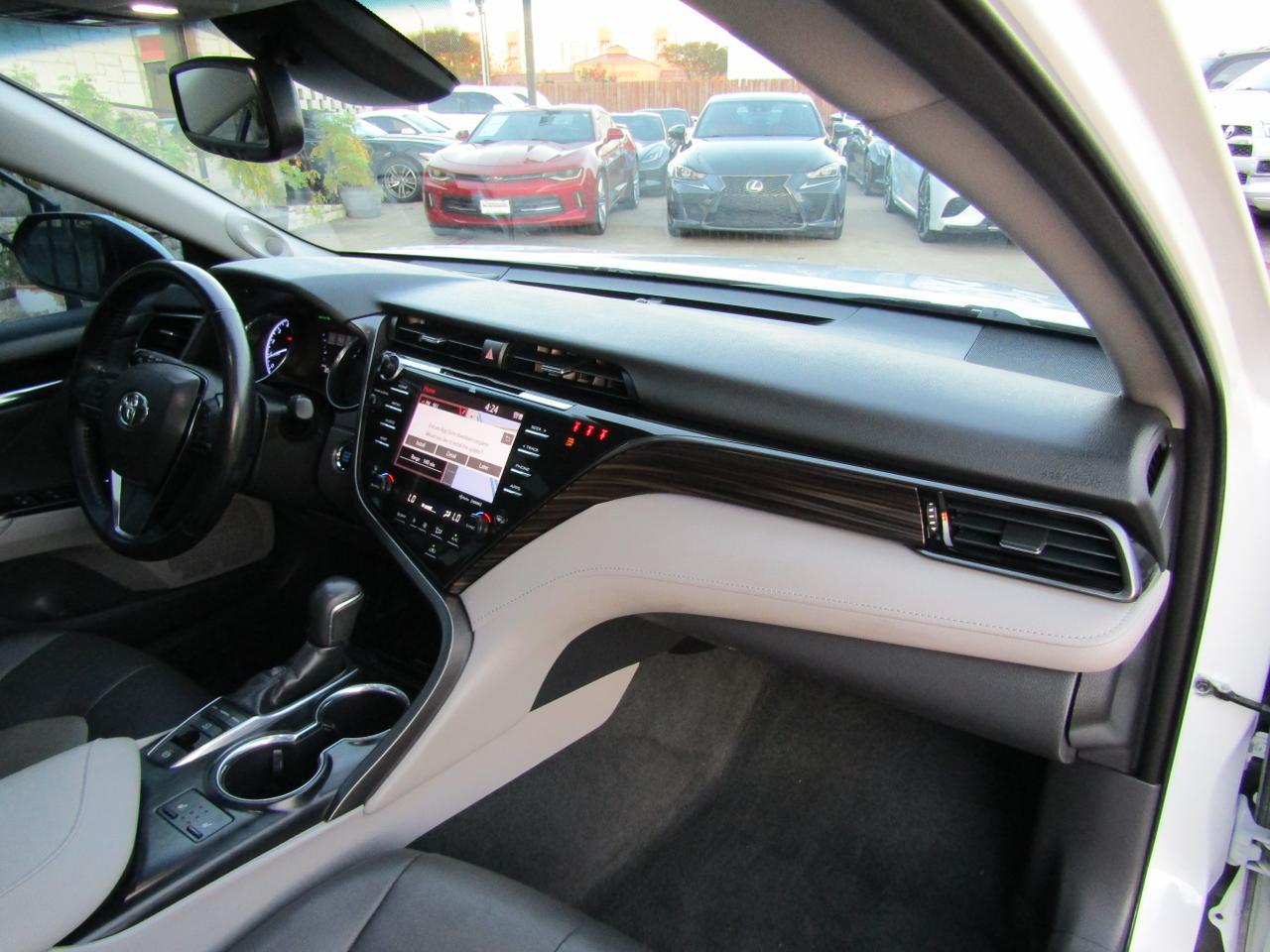 2019 Toyota Camry XLE V6 Auto (Natl) Grand Prairie TX