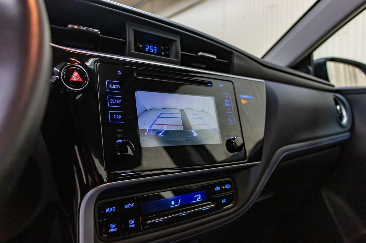 2019 Toyota Corolla SE Leatherette Roof BCam Red Deer AB