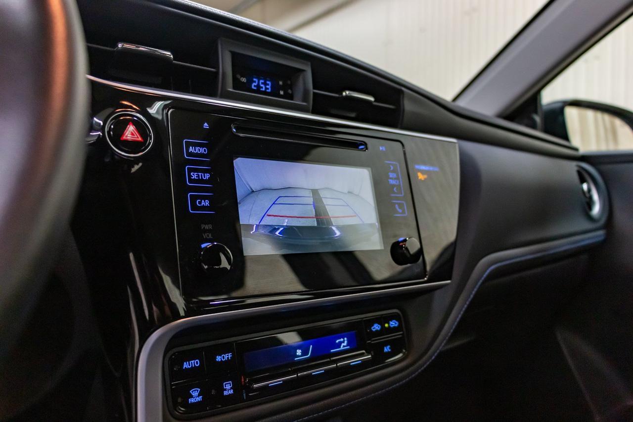 2019 Toyota Corolla SE Leatherette Roof BCam Red Deer AB
