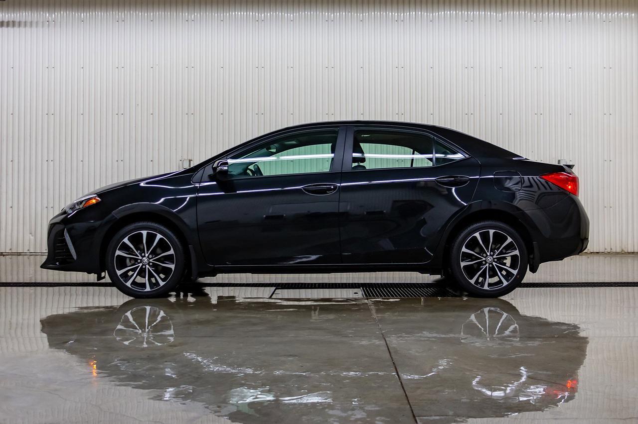 2019 Toyota Corolla SE Leatherette Roof BCam Red Deer AB