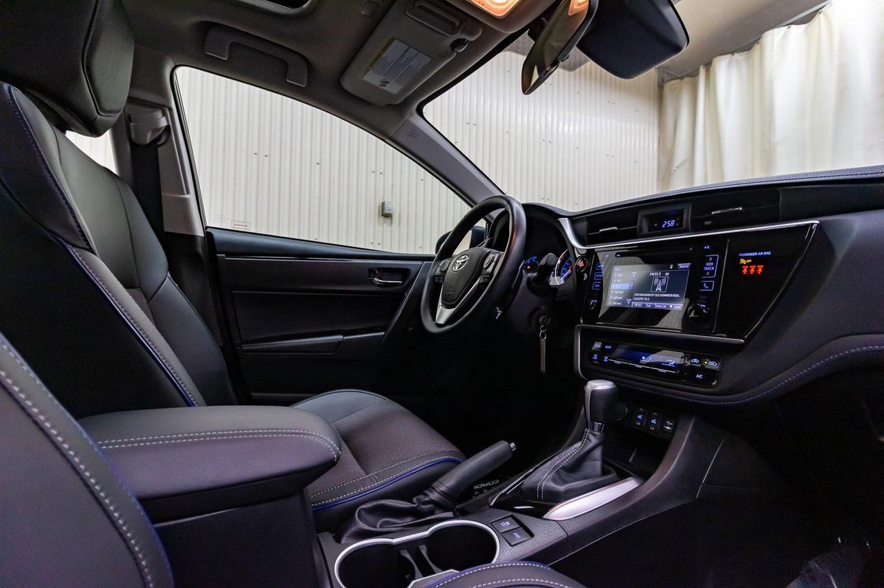 2019 Toyota Corolla SE Leatherette Roof BCam Red Deer AB