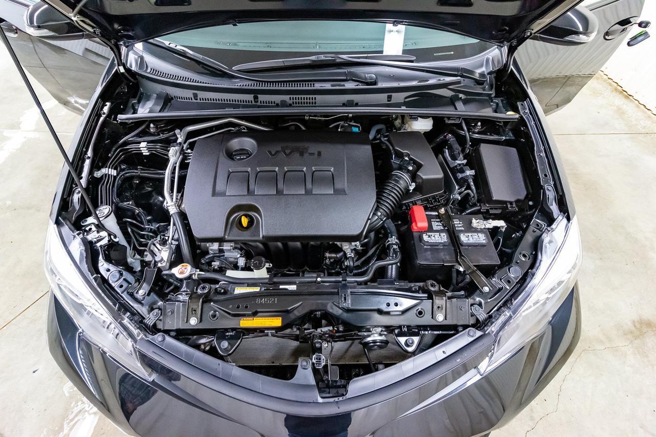 2019 Toyota Corolla SE Leatherette Roof BCam Red Deer AB